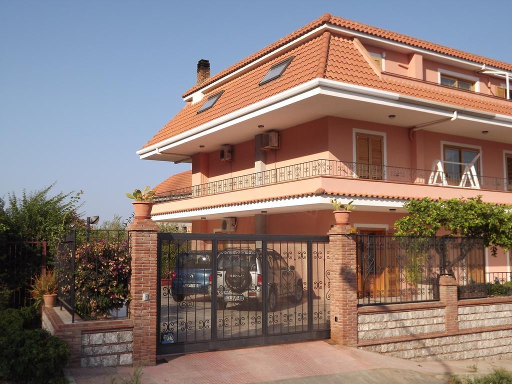 Villa Jovanna Letojanni Buitenkant foto